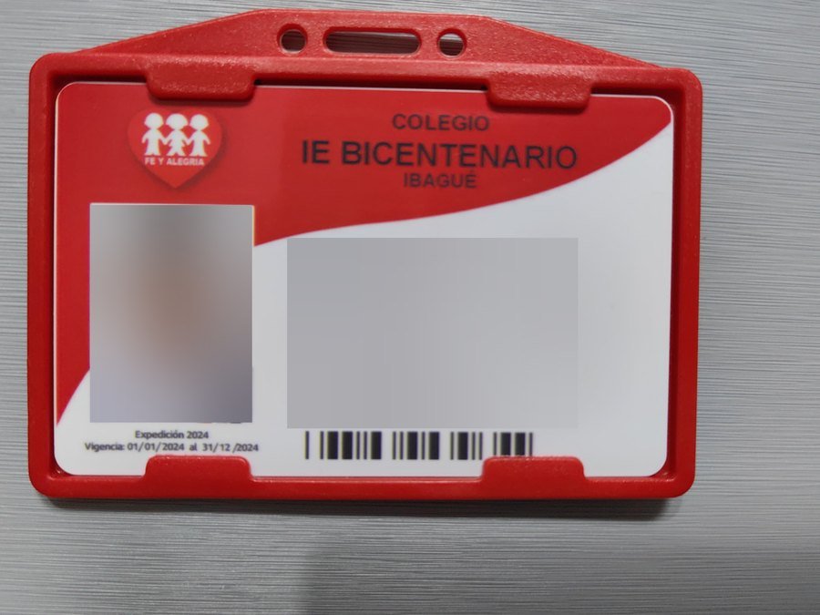 Carnet escolar en portacarnet rojo